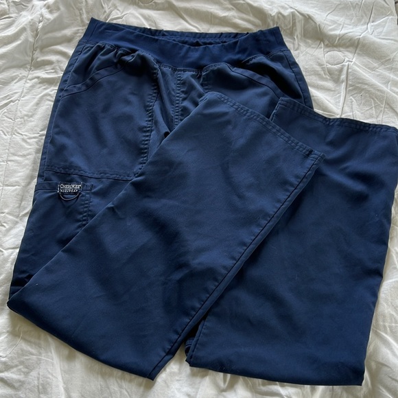 Cherokee Women’s navy scrubs - Picture 4 of 6